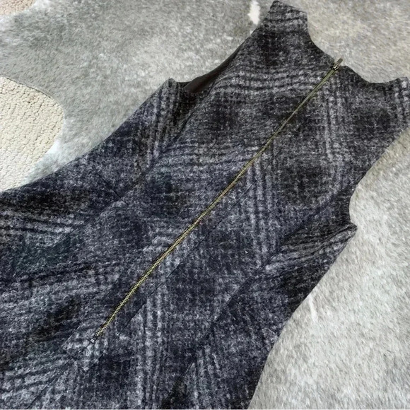 Banana Republic Wool Blend Dress - Picture 6 of 13